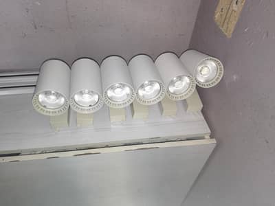 LED FOCUS CEILING LIGHT