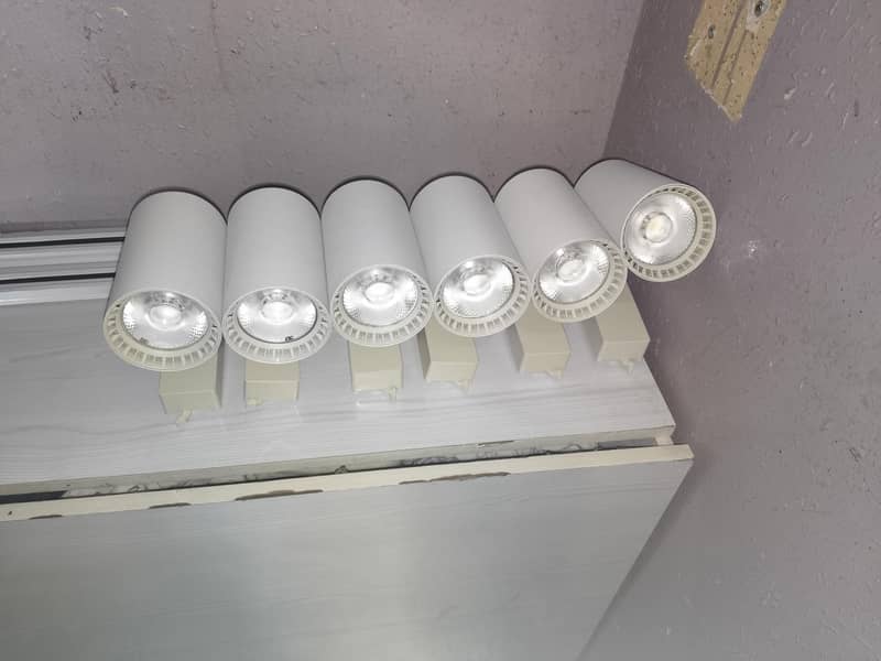 LED FOCUS CEILING LIGHT 0