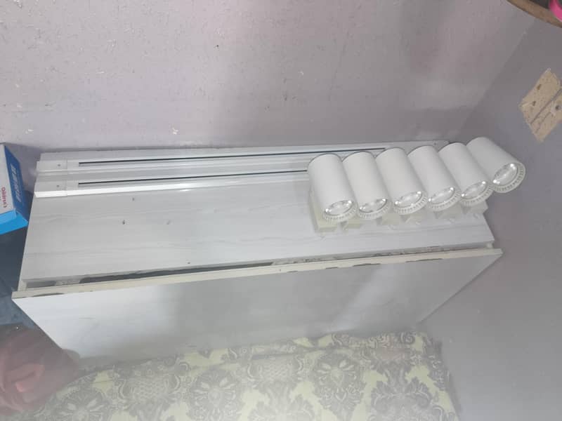LED FOCUS CEILING LIGHT 2