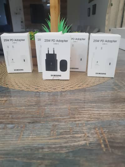SAMSUNG 25 W  PREMIUM  ADAPTER