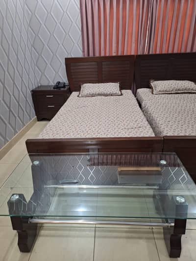 centre table/dining table finel price 9000