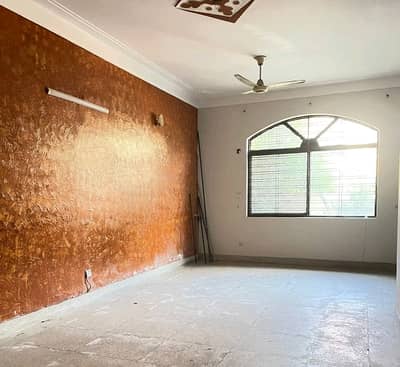 Lower Portion Of 12 Marla Available For rent In Johar Town Phase 1 - Block G1