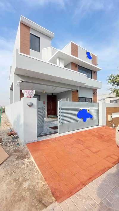 10 Marla Brand New House Available For Sale