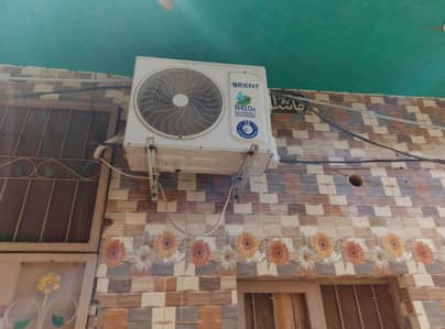 Orient AC T3 1 ton used but 10/10 condition No leakege no damages