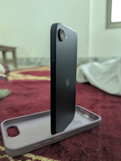 iphone 16e with box 10 month warranty