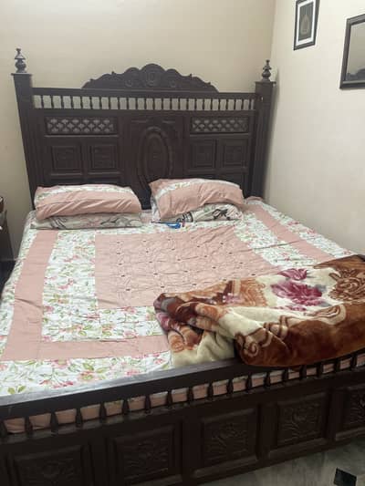 King size chinioti bed