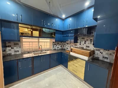 10 Marla upper portion for rent out good location