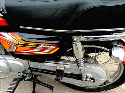 Hondas CG 125 2022  Black Febulus Condition Gift For Honda Lover