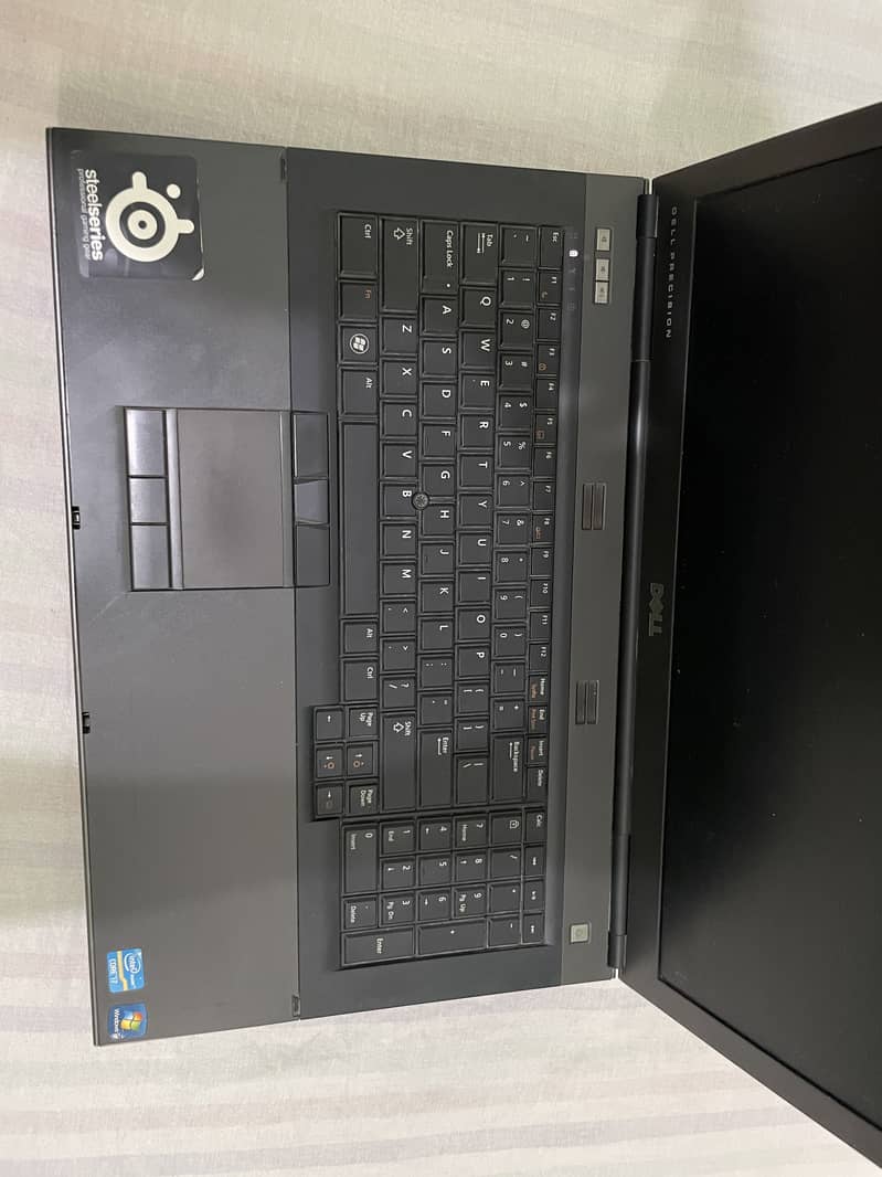 Dell precision i7 2 gen 16gb ram 240gb ssd  10/9 condition  17” inch 2
