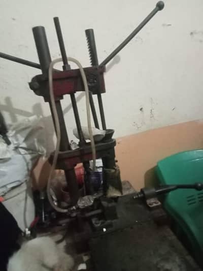 Hand Molding Machine