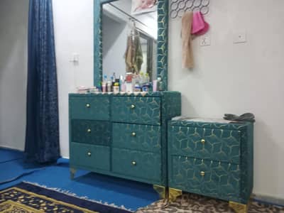 Ghar shift krne Ki wja se sale krty hai.