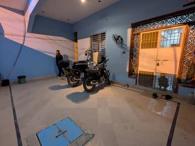 WELL MAINTAINED 240SQ YARD 3 BED DD FOR RENT BLOCK 11 , GULSHAN