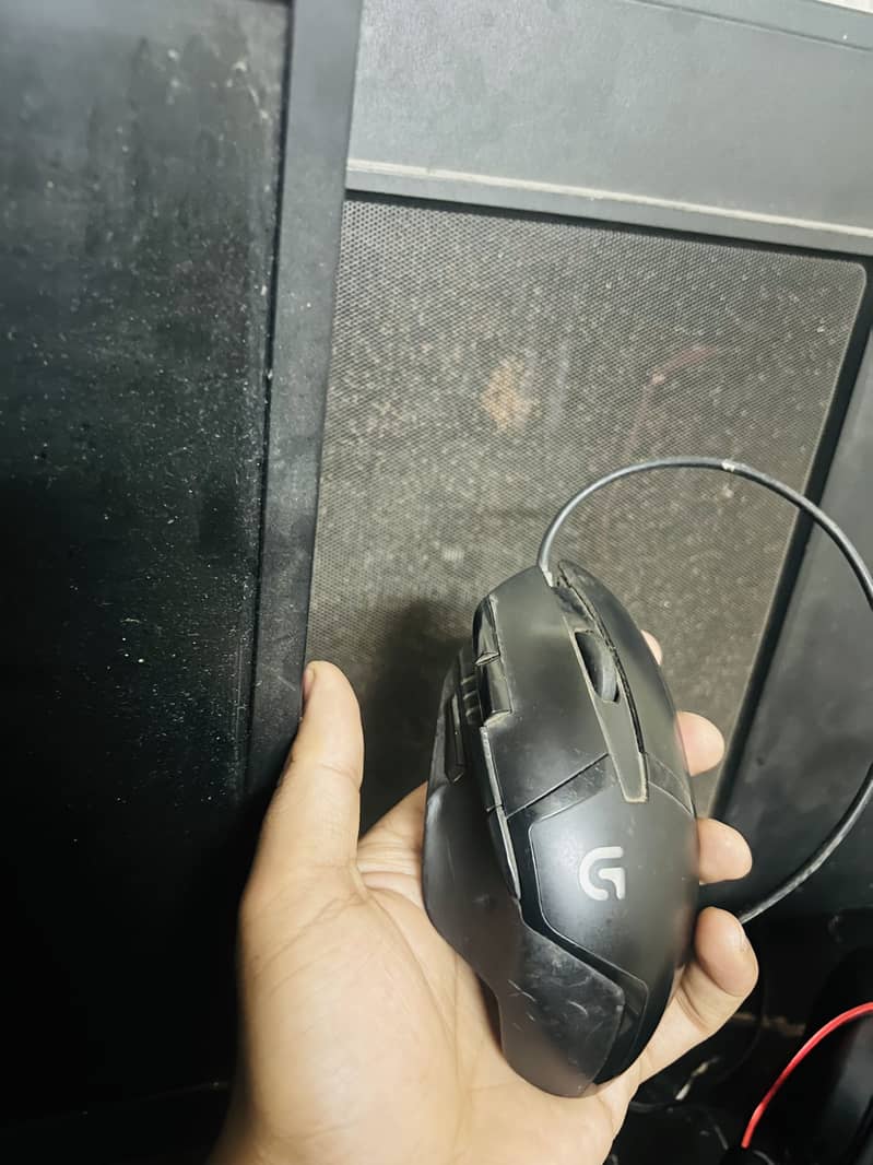 Logitech G402 1