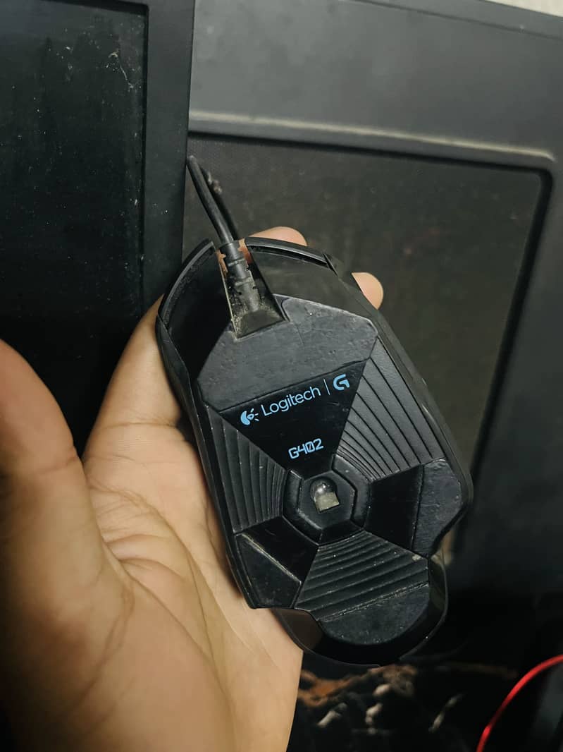 Logitech G402 4
