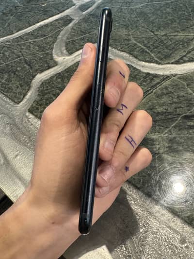 iPhone SE - Urgent Sale!