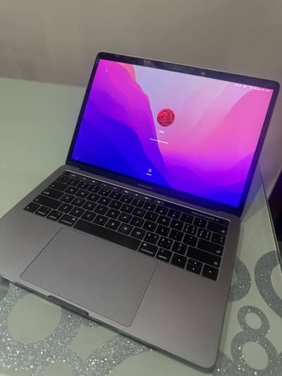 MacBook Pro 2019 13 inch i5 16gb
