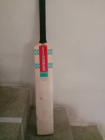 very nice and very balanced bat for cricket