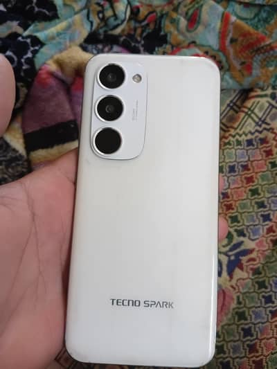 Tecno spark 40 pro plus