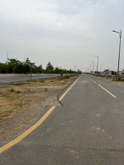 Future Location Investment Price DP Pole Clear Road Level Nearest Theme Park Plot For Sale