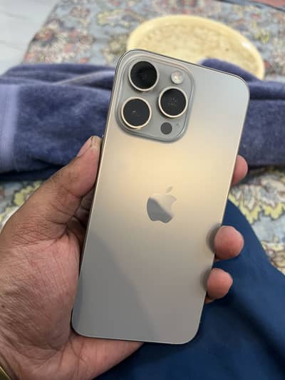 Iphone 15 pro max natural