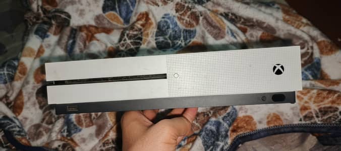 Xbox One S 1TB With Pre installed games