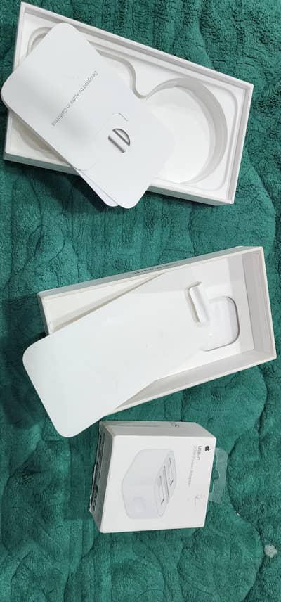 Iphone 15 pro 128GB Natural Titanium 91% Battery with Box and charger