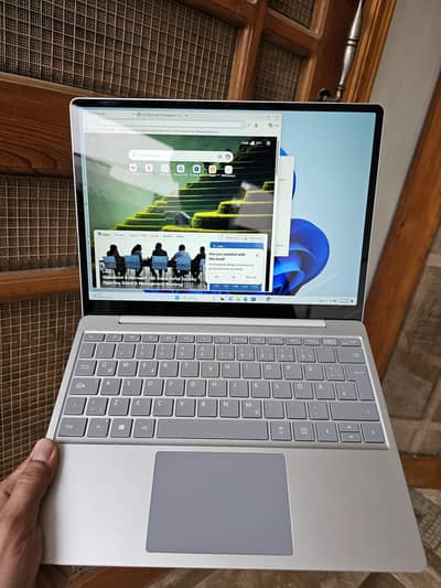 Laptop Microsoft Book