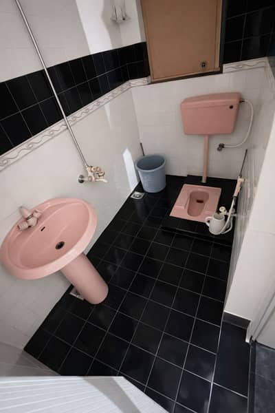 5 MARLA LOWER PORTION FOR RENT JOHAR TOWN PHASE 2