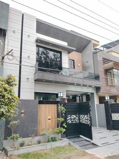 5 Marla Brand New Facing Park House For Sale