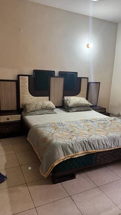 Used bedset with dressing its wooden need a polish will look like new