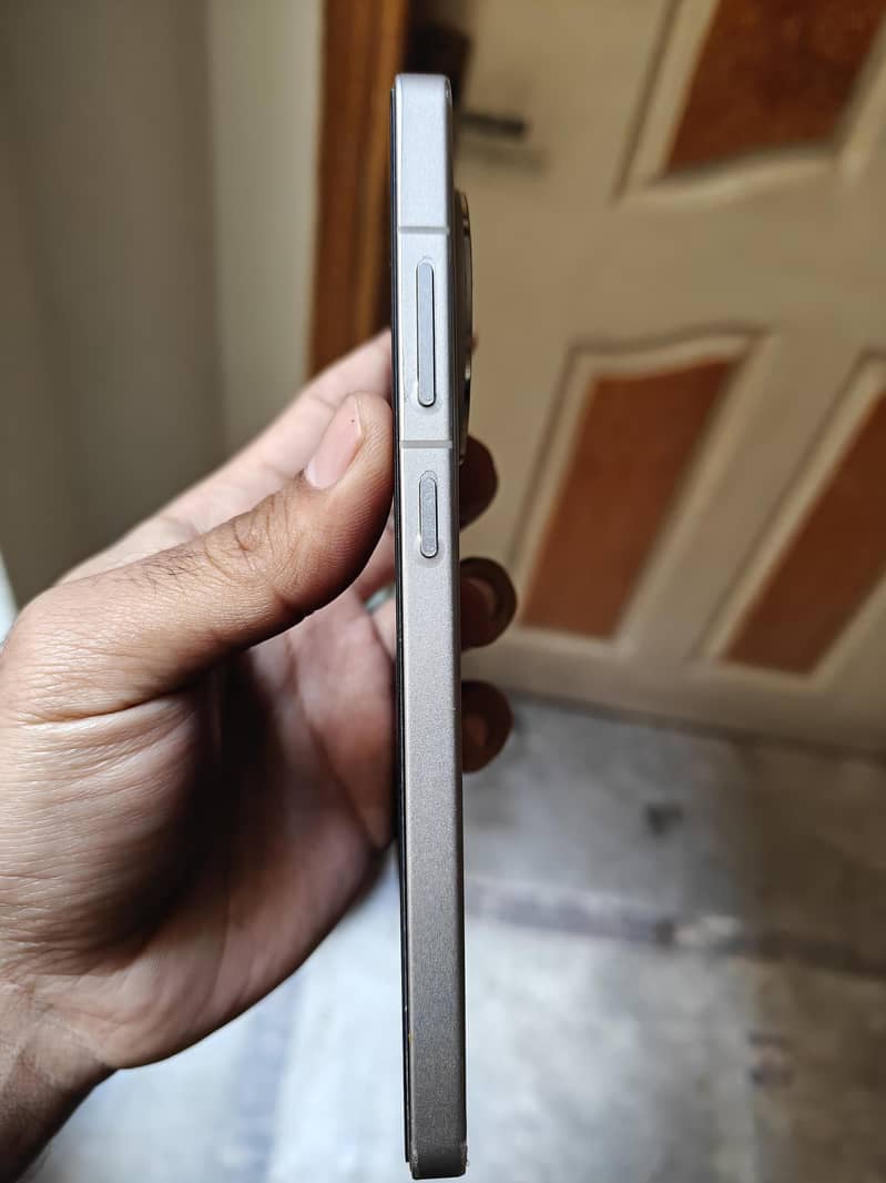 OnePlus 13r Zero condition 2