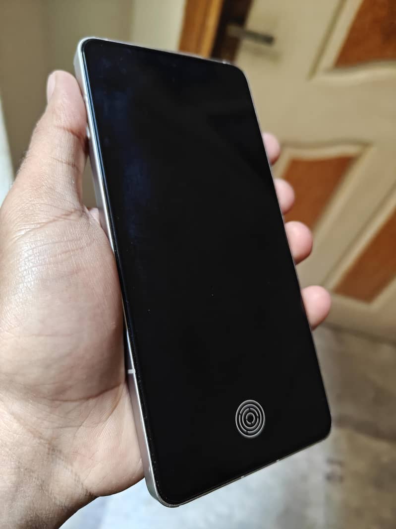 OnePlus 13r Zero condition 4