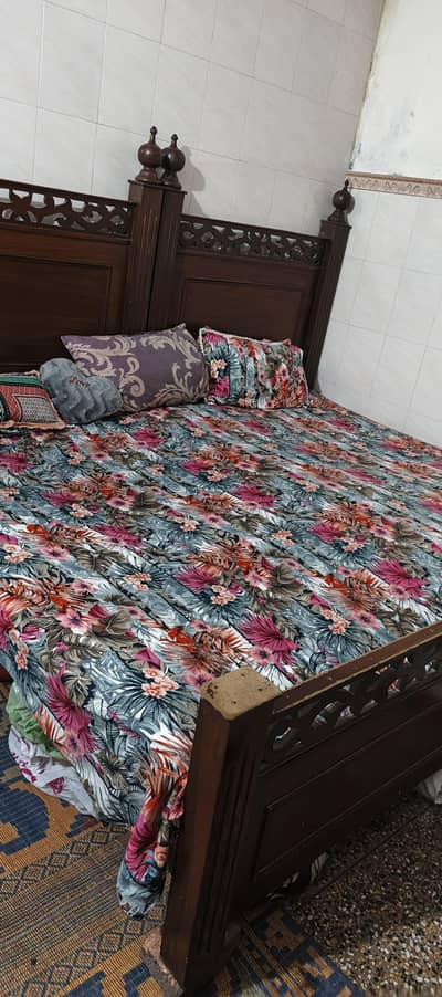 double bed+ wall hanging mirror