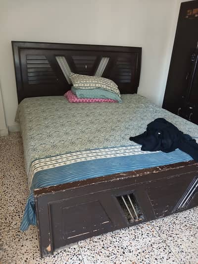 6 by 6.5 with out foam and mantress