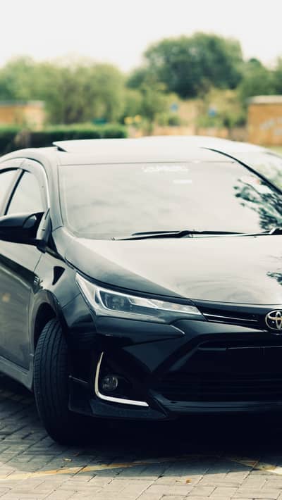 Toyota Corolla Grande X 1.8 Black Interior