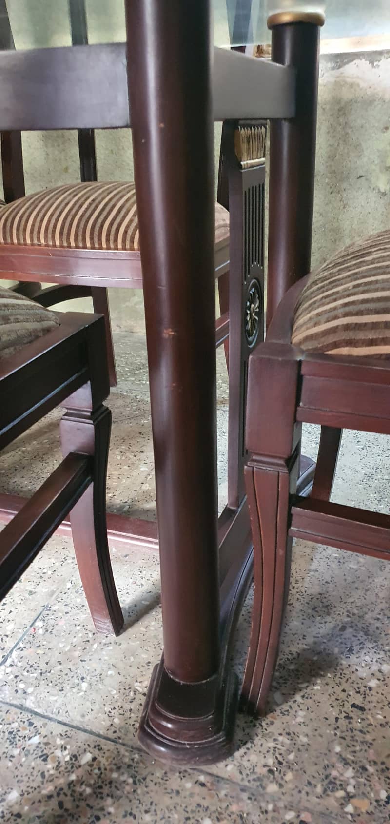 Dining table 10/10 condition 1