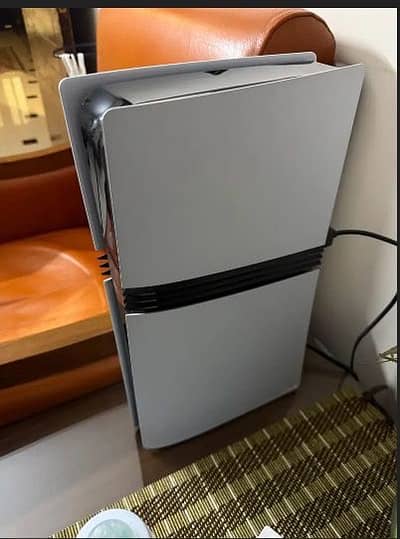 PS5 Pro 2TB – Disc Edition _Brand New Condition – 1 Month Used