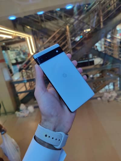 Google Pixel 6A   |  RAM 6GB STORAGE 128GB |