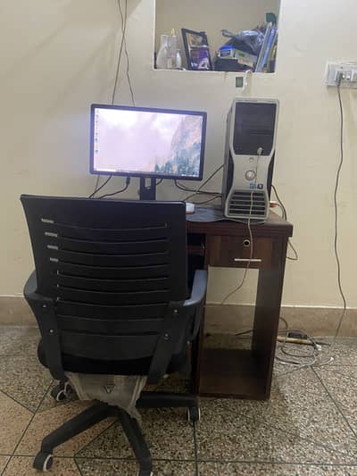 dell t3500 with gaming setup