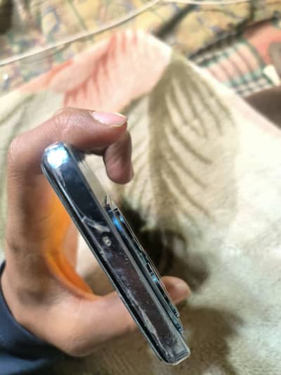 16/256Infinix hot 40