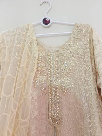 golden colour dupatta plus maci