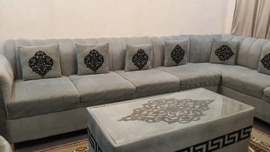 6 months used sofa set 7 senator L shape with center table