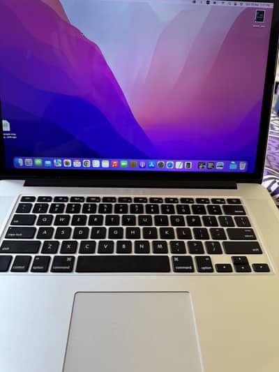 MacBook pro  2015 15 inch 16gb 256ssd