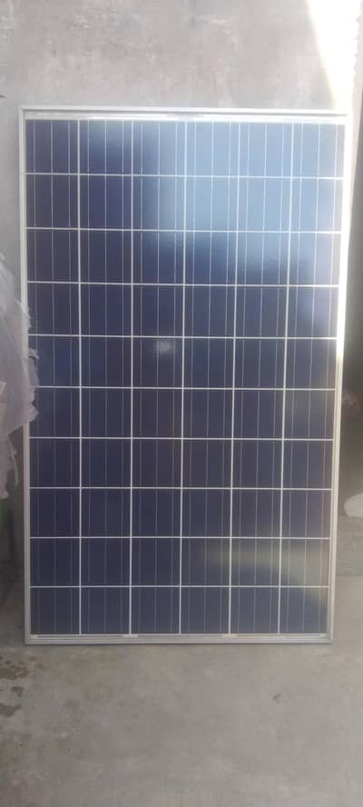 Q cells company. . . . 260w solar panel. sell in lahore