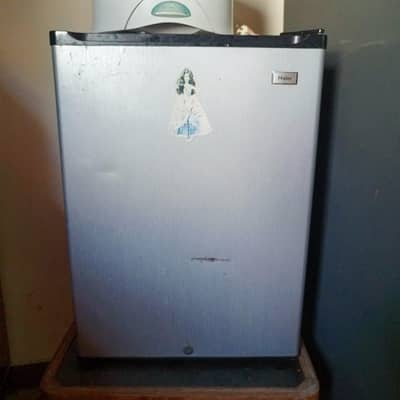 Refrigerator (bed side)