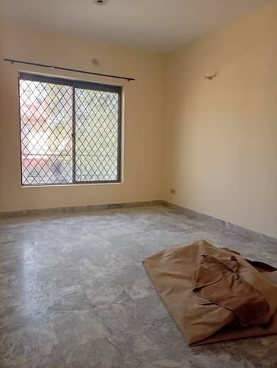 10 MARLA UPPER PORTION AVAILABLE FOR RENT IN WAPDA TOWN