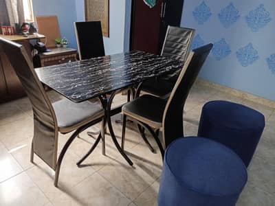 Dinning table & Dice for sell