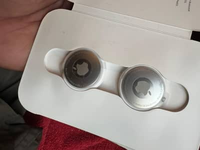 Apple AirTag 2 not used only boxes open hai