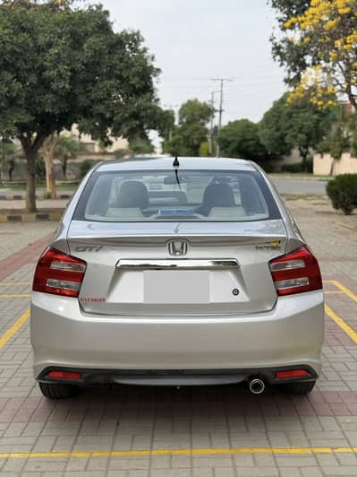 HONDA CITY 2016 New CONDITION LAHORE REGISTERED