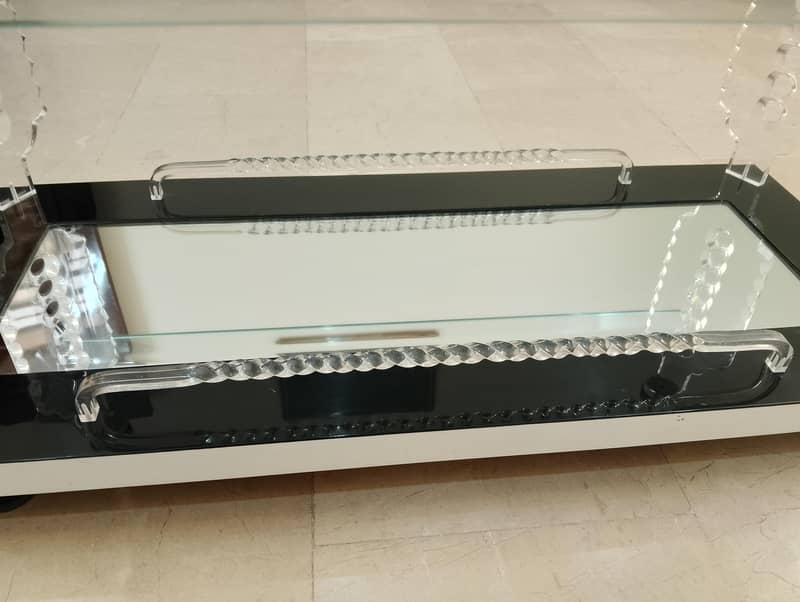 Acrylic Center Table 2